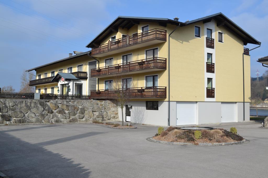 Gasthof S'Schatzkastl Ardagger Markt Exterior photo